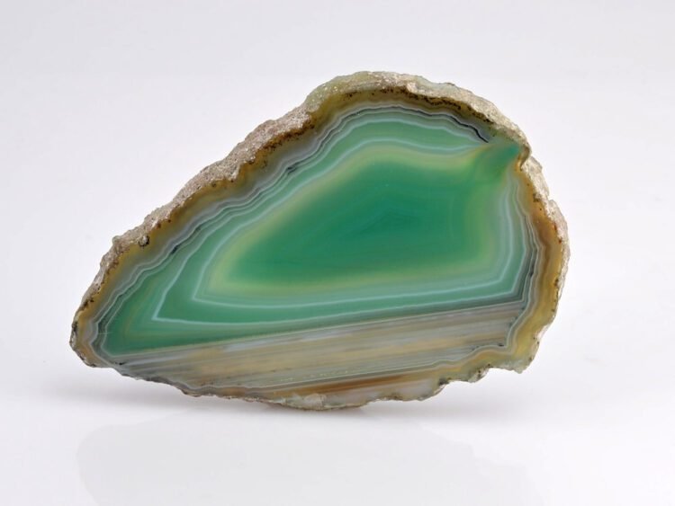 Uncover the Distinctive Magnificence and Therapeutic Energy of Handcrafted Agate and Larimar Jewelry