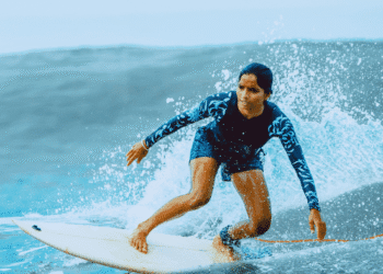 Browsing the Wave of Uncertainty When the World Feels Unsteady 