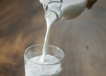 Is Uncooked Milk Protected? The Newest on The Uncooked Milk Pattern