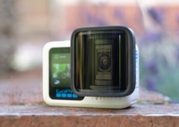 GoPro’s Anamorphic lens makes it simple to get trendy cinematic motion photographs
