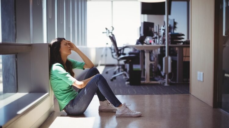 Crucial Challenges to Psychological Well being within the Office 2025