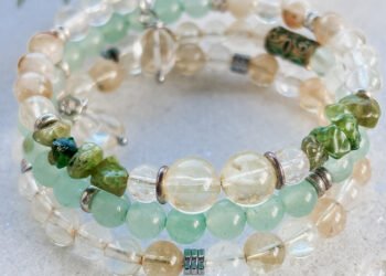 10 Advantages of Sporting Crystal Jewelry