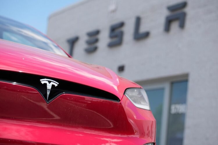 Samsung wins $16.5 billion deal to make Tesla’s A16 chips