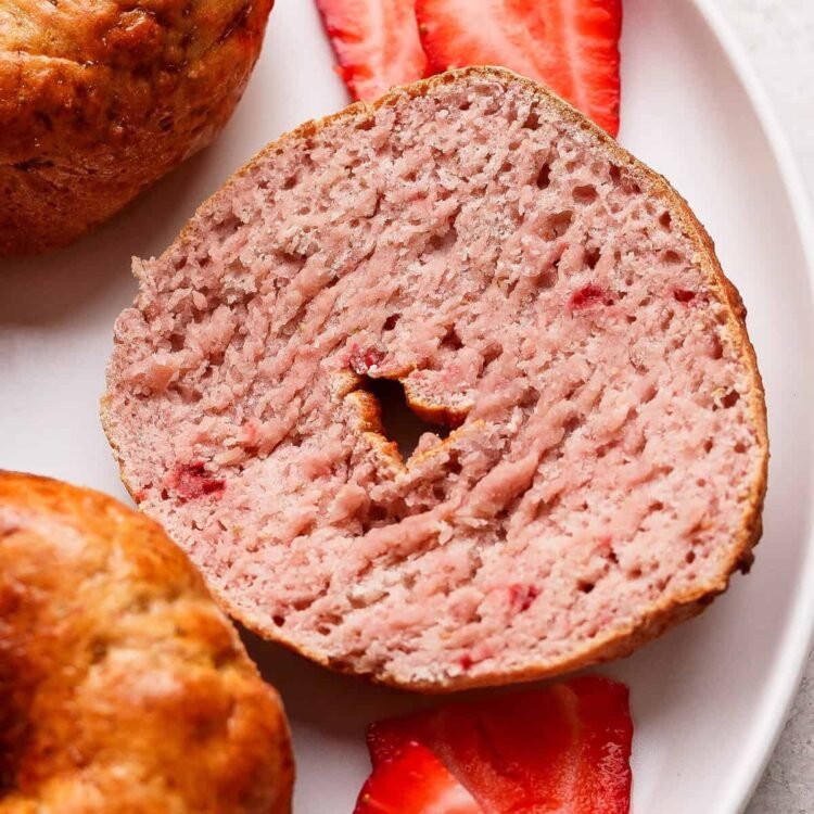 Strawberry Cottage Cheese Bagels – Match Foodie Finds