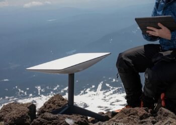 Service returns after over two hours down