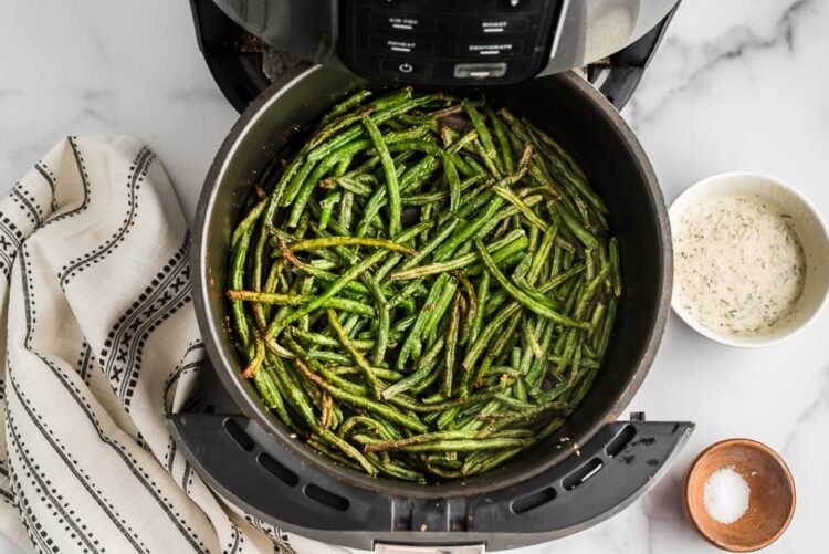 Crispy Air Fryer Frozen Inexperienced Beans – 15 Minutes