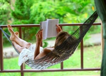 The way to Get Extra Executed with (a Lot) Much less Stress: 12 Easy Habits