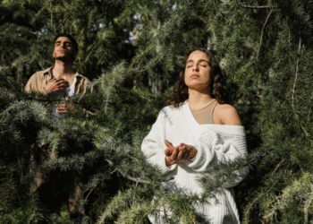 The Pause and Play Relationship: Mastering the Rhythms of Life