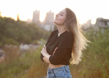 How Younger Adults Can Begin Life with ₹25,000?- The One Liner