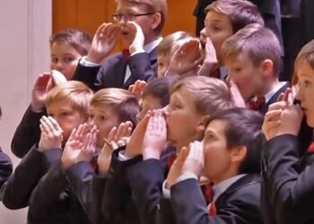 Lithuanian Boys Choir Wows with ‘The Lion Sleeps Tonight’ Cowl