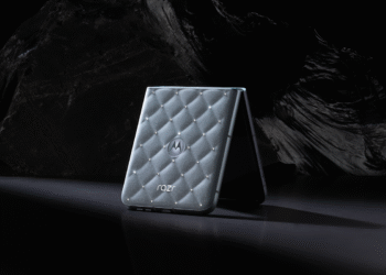 Motorola and Swarovski group up for an excellent fancy Razr