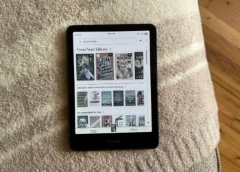 Amazon’s 16GB Kindle Colorsoft is $30 off forward of Labor Day weekend
