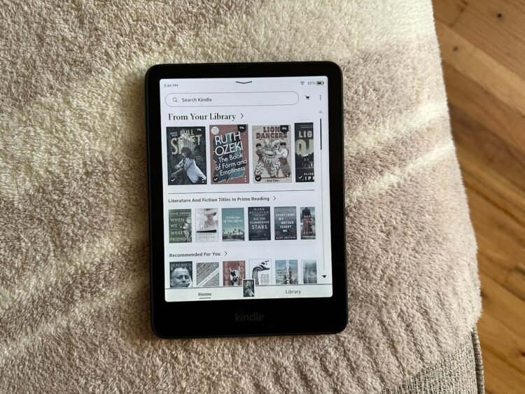Amazon’s 16GB Kindle Colorsoft is $30 off forward of Labor Day weekend