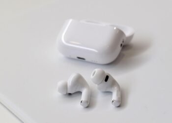 ANC, Stay Translation and heart-rate monitoring