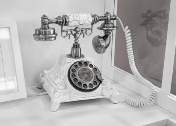 Name-recording app Neon goes offline after safety flaw uncovered