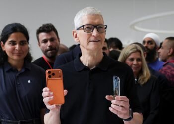 US labor board drops allegation that Apple’s CEO violated staff’ rights