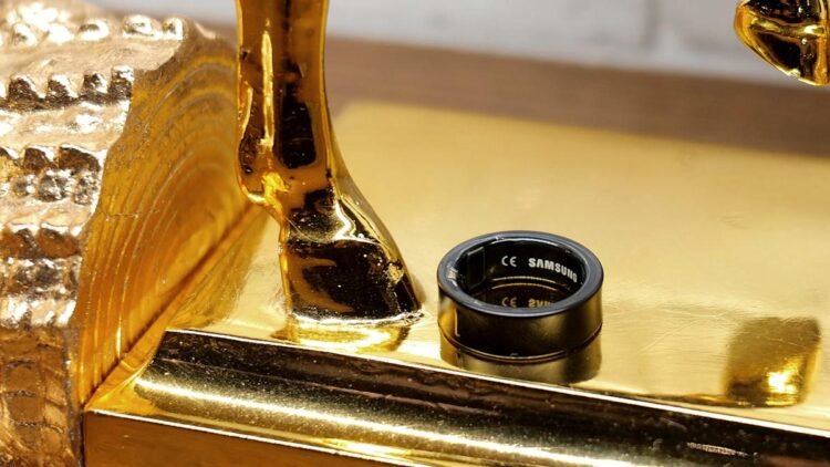 YouTuber stories battery swelling prompted Galaxy Ring to get caught on his finger