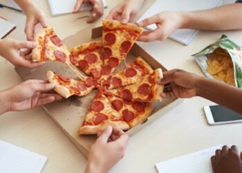 A brand new main research reveals that our assumptions about weight problems could also be all fallacious—what’s inflicting it?