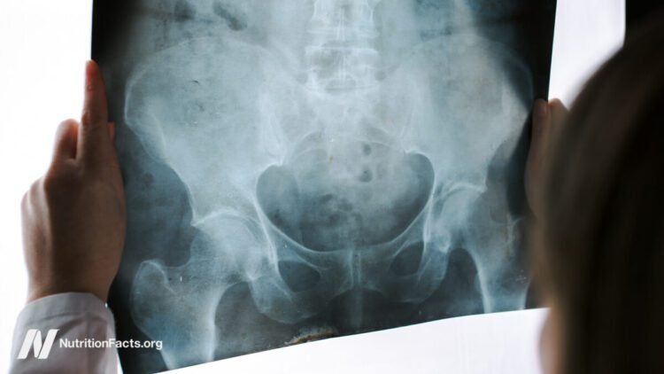 Pelvic Exams by Med College students on Anesthetized Ladies