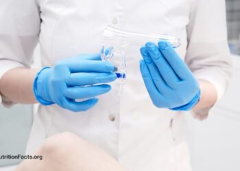 Med College students Should Cease Performing Pelvic Exams on Unconscious Ladies With out Their Consent 