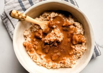 Cinnamon Roll Oatmeal • Kath Eats