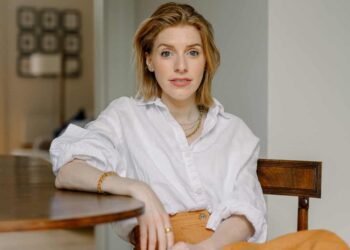 Swiping much less, residing extra. The right way to take management of your digital life