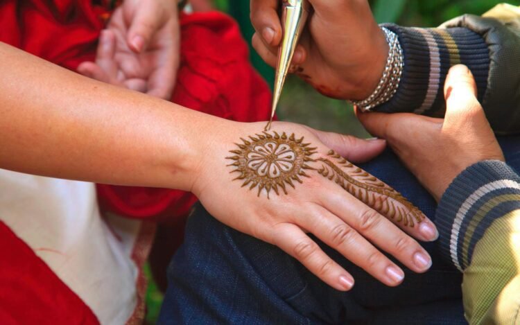 Henna as Mindfulness: A Inventive Follow for Calm and Connection