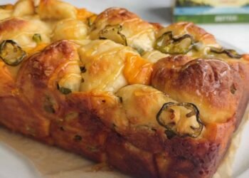 Jalapeño Cheddar Cottage Cheese Pull-Aside Bread