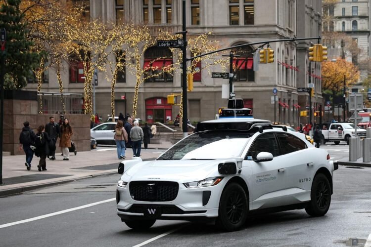 A San Francisco energy outage left Waymo’s self-driving vehicles stranded at intersections