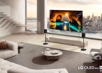 LG introduced again the Wallpaper TV for CES and ditched the companion sound bar