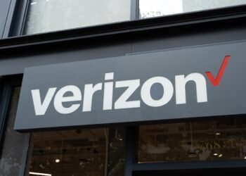 Verizon says its service is again after a 10-hour outage