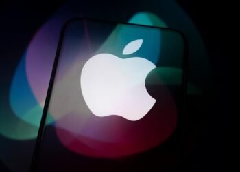 Apple is reportedly overhauling Siri to be an AI chatbot
