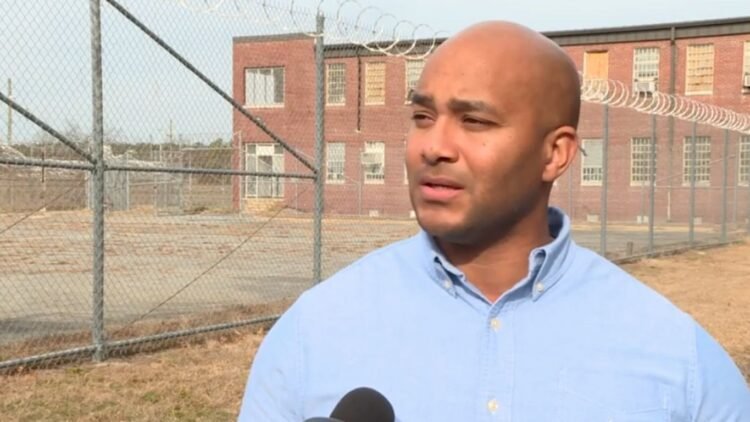Ex-convict buys jail to show into housing for inmates