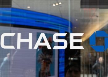 JPMorgan Chase is taking on the Apple Card