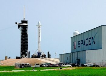 The NLRB simply gave up on SpaceX staff who declare they had been illegally fired