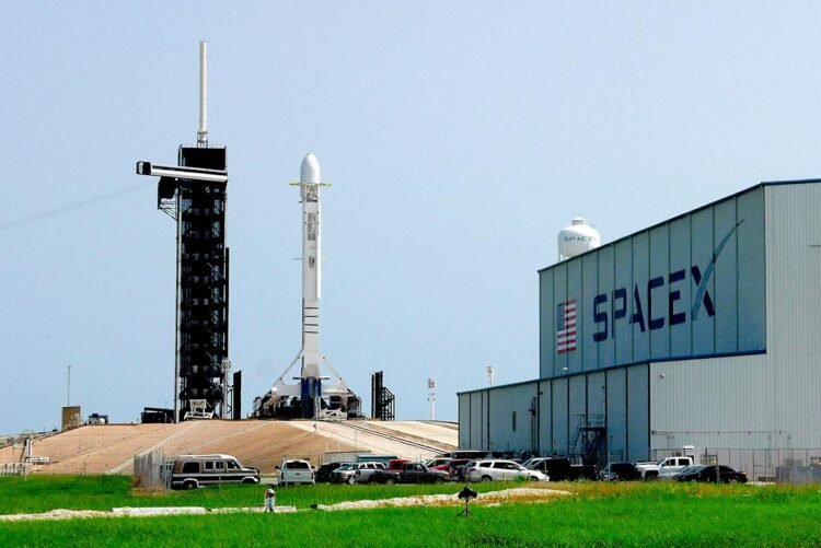 The NLRB simply gave up on SpaceX staff who declare they had been illegally fired