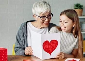 7 Bible Verses to Embrace in Your Grandchild’s Valentine