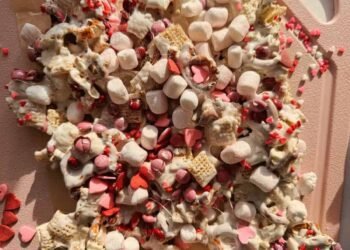 Valentine’s Day Snack Combine – Match Foodie Finds