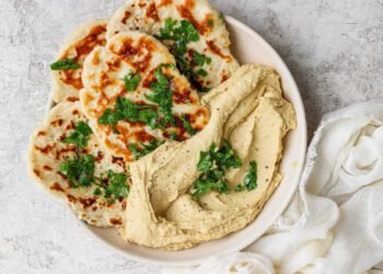 Excessive-Protein Selfmade Garlic Naan – Match Foodie Finds