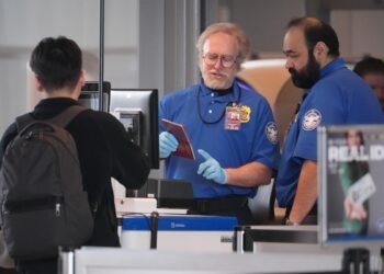 Verizon waives late charges for federal staff affected by partial DHS shutdown