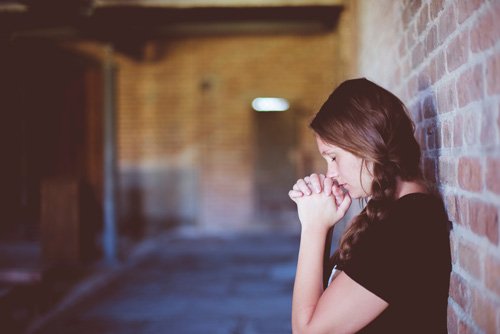 40 Quotes for Calming the Thoughts When You’re at a Crossroads in Life