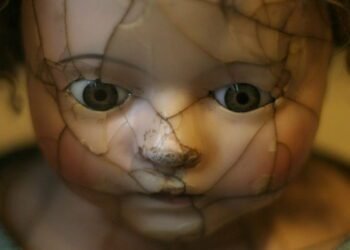 Wholesome vs. Fragile Self-Esteem: Why Distinction Issues