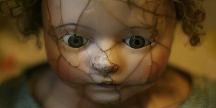 Wholesome vs. Fragile Self-Esteem: Why Distinction Issues