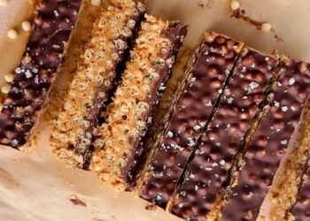Peanut Butter Chocolate Puff Bars (Higher Than Any Cereal Bar!)