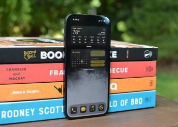 A brand new iPhone hacking device places anybody nonetheless on iOS 18 in danger