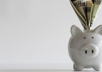 How Monitoring Each Greenback Helps You Save Extra Cash