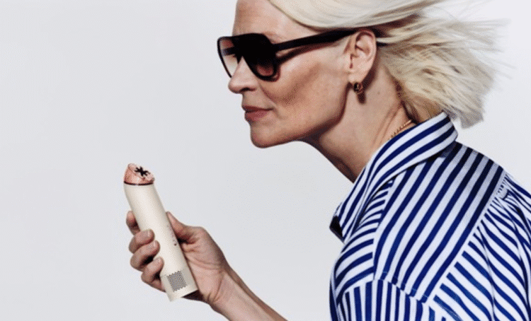 Dyson simply introduced its first-ever handheld fan, with a motor that spins as much as 65,000 RPM