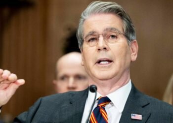 Treasury Secretary Says Banks Might Acquire Citizenship Data