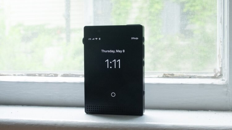 The Minimalist Mild Cellphone III Will Quickly Help A Curated Set Of Third-Celebration Apps