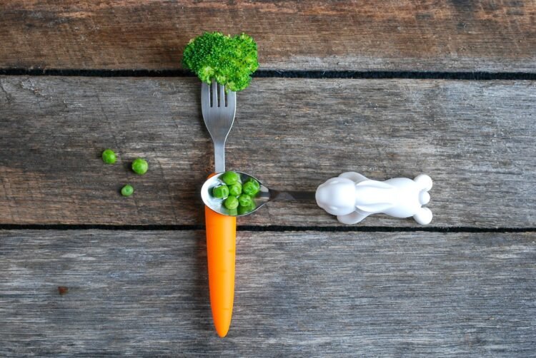 What To Do Earlier than Age 2 To Cut back Choosy Consuming (Backed By Analysis)